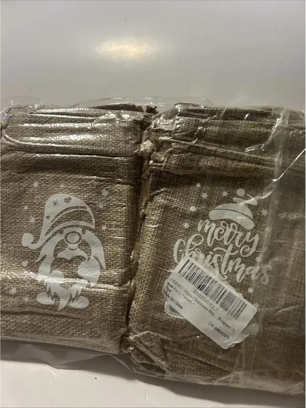 36Pcs Christmas Burlap Gift Bags with Drawstring 4x6in Christmas Linen Treat Bag